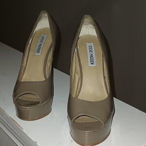 Unique Steve Madden Peep Toe Stilettos Sz 7.5